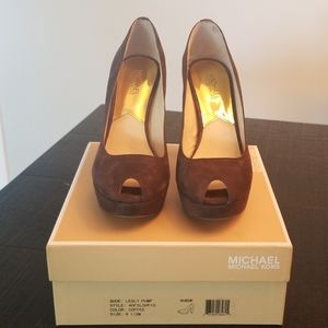 Michael Kors Coffee Lesly Pump